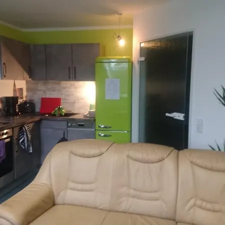 Zweibettzimmer Mit Gemeinschaftsküche Und Gemeinschaftsbädern Hohenstein-Ernstthal