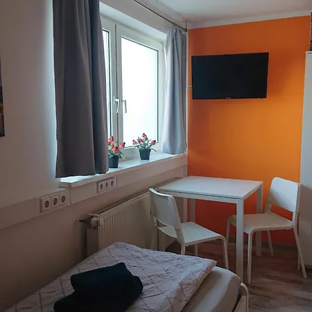 Zweibettzimmer Mit Gemeinschaftskueche Und Gemeinschaftsbaedern
