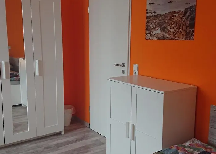 Zweibettzimmer Mit Gemeinschaftsküche Und Gemeinschaftsbädern Privatunterkunft