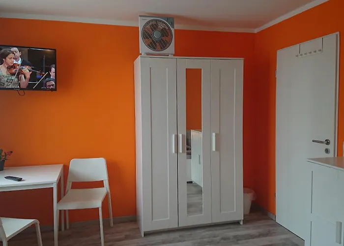 Zweibettzimmer Mit Gemeinschaftsküche Und Gemeinschaftsbädern *